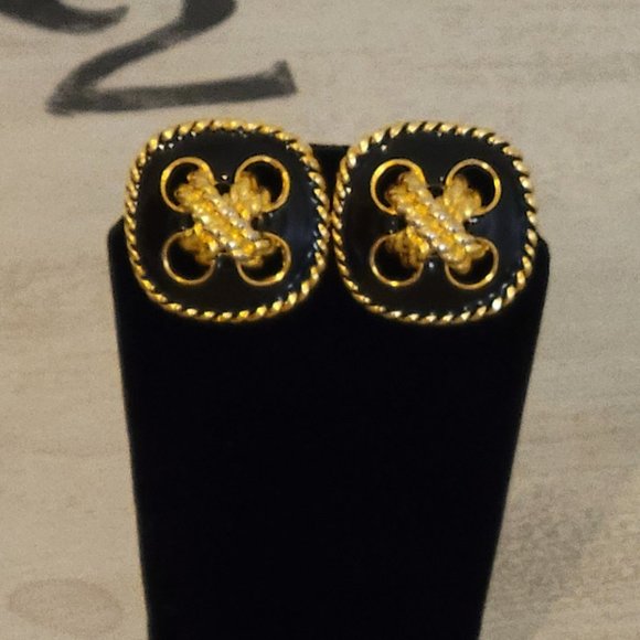 M JENT Black Enamel Clip-on Earrings - Picture 2 of 7